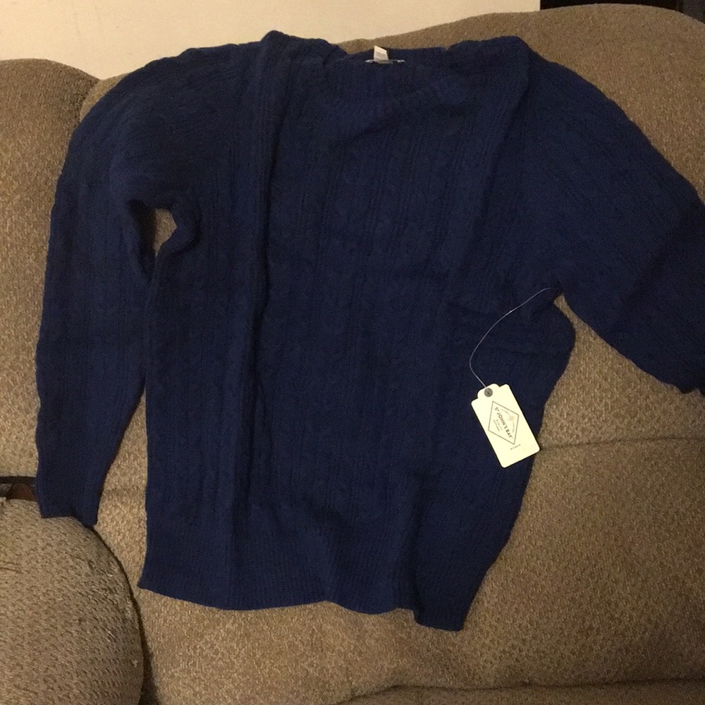 Round neck St. John’s bay sweater